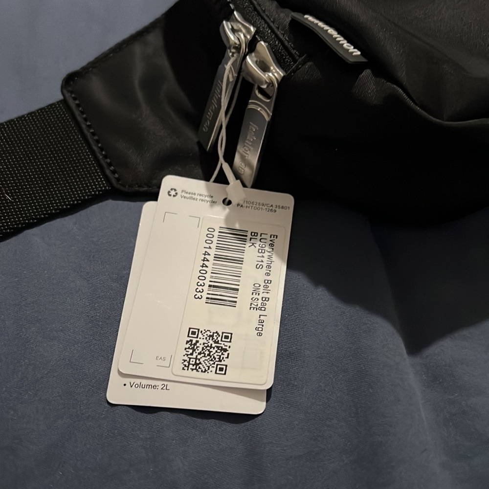 Lululemon Everywhere Belt Bag Large 2L NWT black - Picture 2 of 9